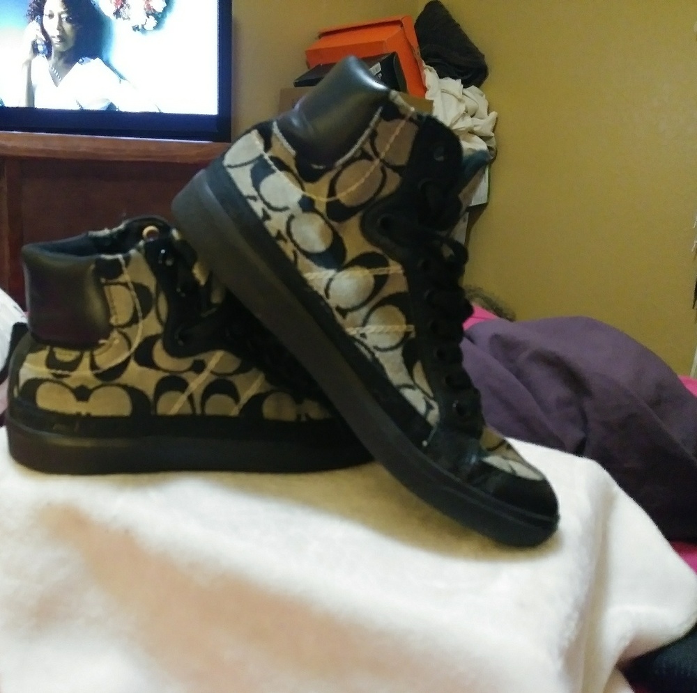 Worn twice Authenric Coach High Tops cloth n leath